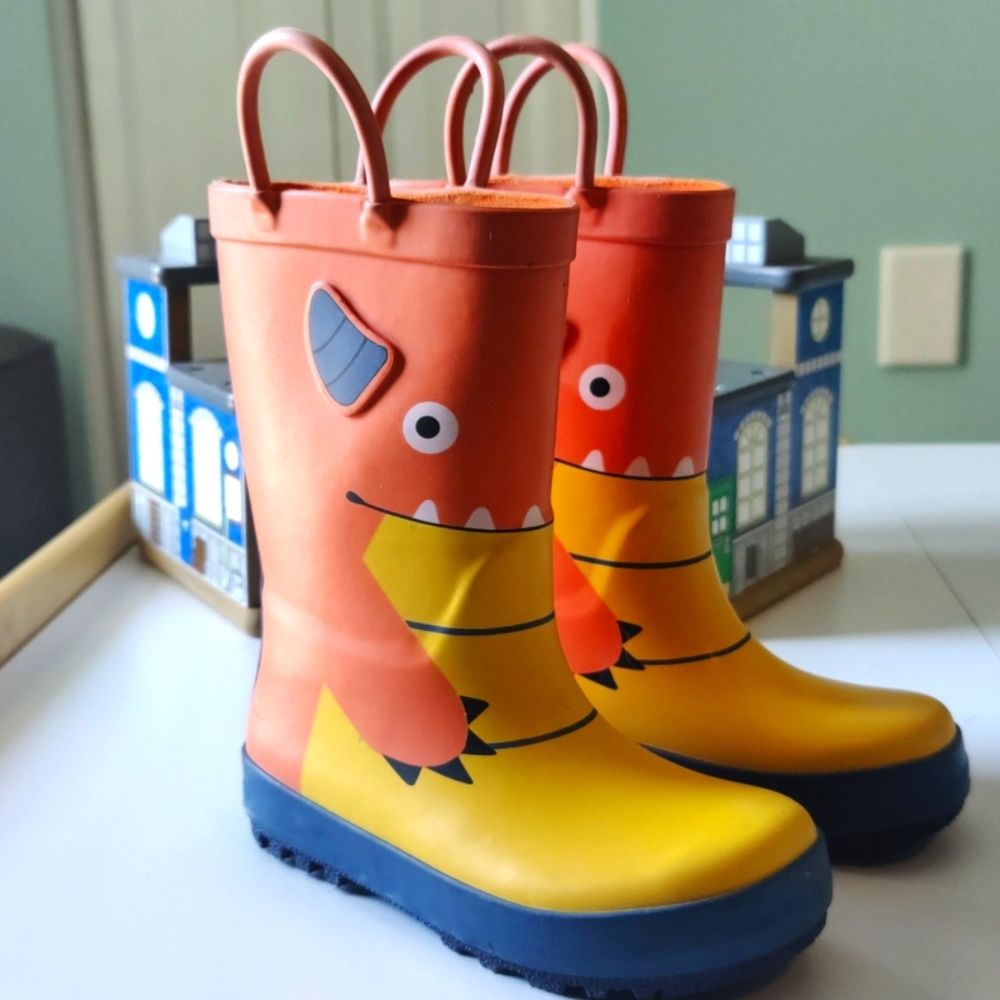 Cat & Jack monster Rain Boots sz 9 toddler